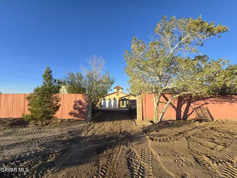 Exterior - 44005 90th St E, Lancaster, CA 93535 photo 66 of 67