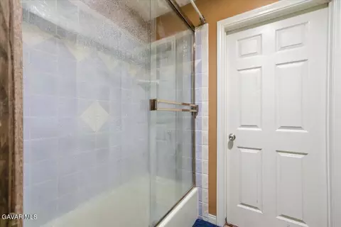 Bath - 44005 90th St E, Lancaster, CA 93535 photo 3 of 7