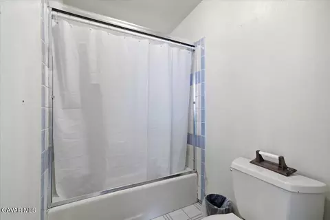Bath - 44005 90th St E, Lancaster, CA 93535 photo 4 of 7