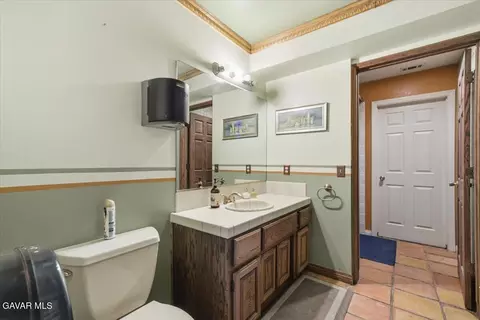 Bath - 44005 90th St E, Lancaster, CA 93535 photo 5 of 7