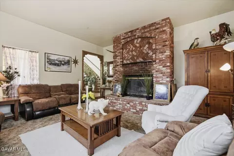 Living - 44005 90th St E, Lancaster, CA 93535 photo 5 of 7
