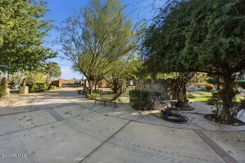 Exterior - 44005 90th St E, Lancaster, CA 93535 photo 9 of 67