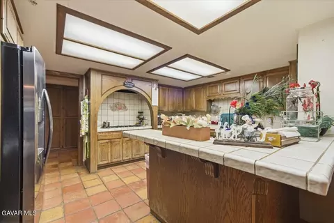 Kitchen - 44005 90th St E, Lancaster, CA 93535 photo 1 of 7