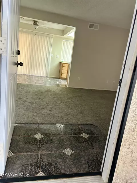 Entry Way - 44418 15th St E #2, Lancaster, CA 93535 photo 4 of 4