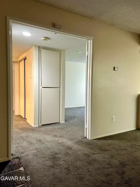 Entry Way - 44418 15th St E #2, Lancaster, CA 93535 photo 2 of 4
