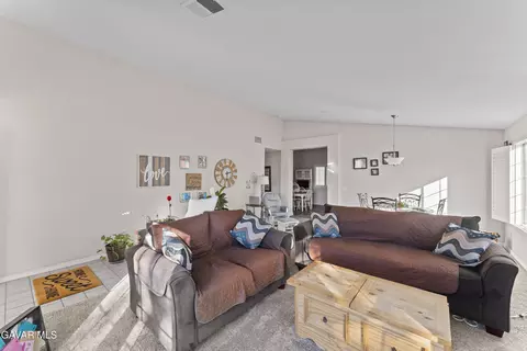 Living - 36458 37th St E, Palmdale, CA 93550 photo 1 of 1