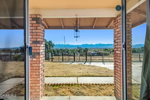 Exterior - 38721 156th St E, Palmdale, CA 93591 photo 4 of 4