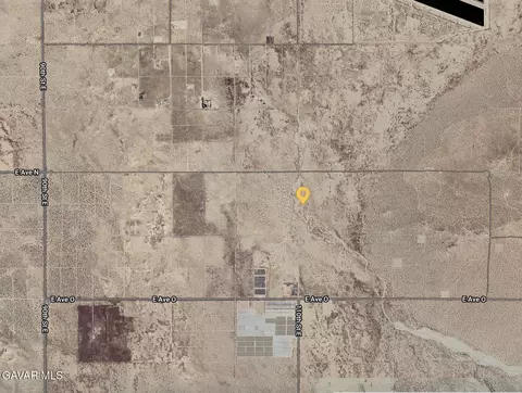 110 Th St Eave N4, Palmdale, CA 93591 photo 3
