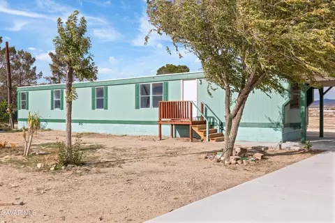 6173 Holiday Ave, Rosamond, CA 93560