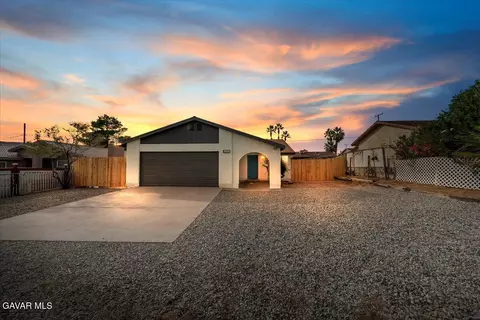 6042 Cahuilla Ave, Twentynine Palms, CA 92277