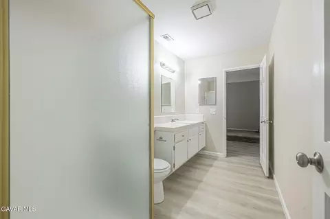 Bath - 1201 Camran Ave, Lancaster, CA 93535 photo 1 of 4