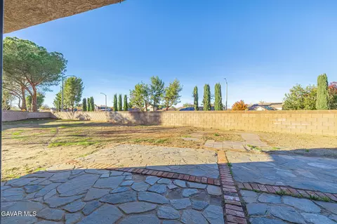 Exterior - 1201 Camran Ave, Lancaster, CA 93535 photo 6 of 10
