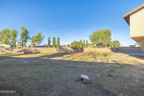 Exterior - 1201 Camran Ave, Lancaster, CA 93535 photo 7 of 10