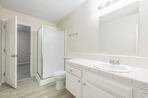 Bath - 1201 Camran Ave, Lancaster, CA 93535 photo 2 of 4