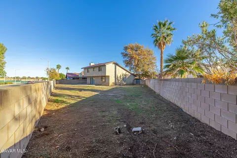 Exterior - 1201 Camran Ave, Lancaster, CA 93535 photo 8 of 10