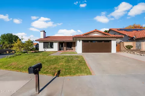 20559 Lisa Gail Dr, Saugus, CA 91350