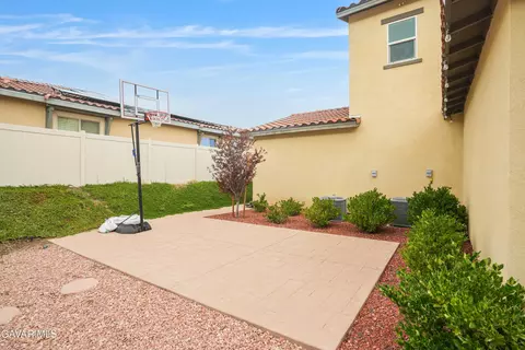 Exterior - 3936 Saddle Dr, Palmdale, CA 93551 photo 3 of 4