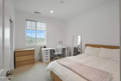 Bedroom - 3936 Saddle Dr, Palmdale, CA 93551 photo 4 of 5