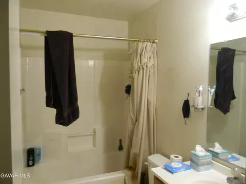Bath - 43516 32nd St E, Lancaster, CA 93535 photo 3 of 3