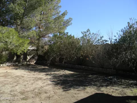 Exterior - 43516 32nd St E, Lancaster, CA 93535 photo 6 of 10