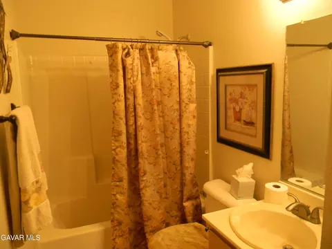 Bath - 43516 32nd St E, Lancaster, CA 93535 photo 2 of 3