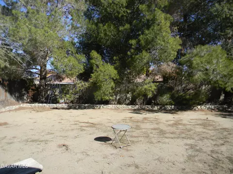 Exterior - 43516 32nd St E, Lancaster, CA 93535 photo 5 of 10