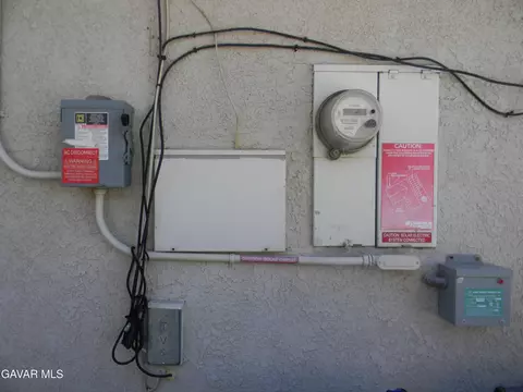 Exterior - 43516 32nd St E, Lancaster, CA 93535 photo 9 of 10