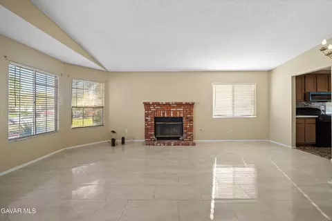 43815 Silver Bow Rd, Lancaster, CA 93535 photo 3