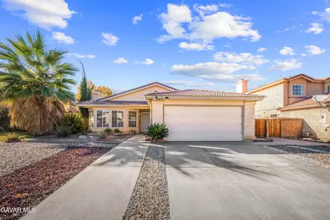 43815 Silver Bow Rd, Lancaster, CA 93535
