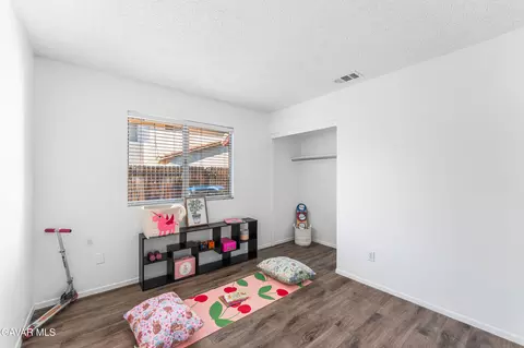 Bedroom - 634 Beverly Ct, Lancaster, CA 93535 photo 1 of 5