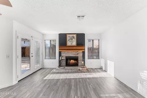 Living - 634 Beverly Ct, Lancaster, CA 93535 photo 5 of 5