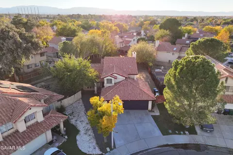 View/Area - 634 Beverly Ct, Lancaster, CA 93535 photo 1 of 2