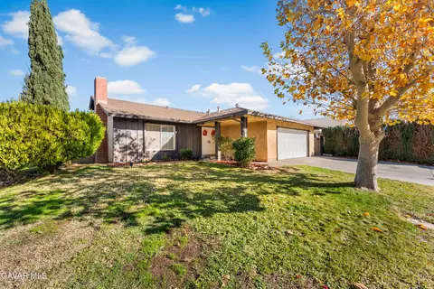Exterior - 519 E Avenue J 4, Lancaster, CA 93535 photo 2 of 8