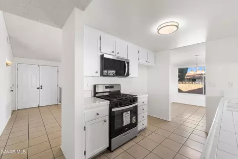 Entry Way - 519 E Avenue J 4, Lancaster, CA 93535 photo 1 of 1