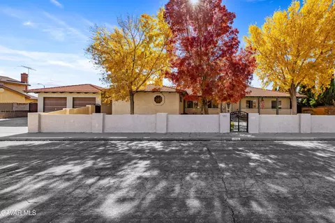 1514 Park Somerset St, Lancaster, CA 93534