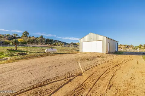 Exterior - 3335 Avenue T8 E, Palmdale, CA 93550 photo 13 of 15