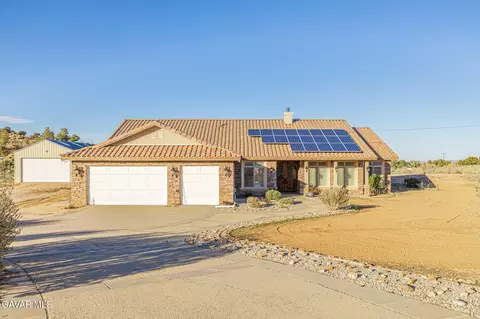Exterior - 3335 Avenue T8 E, Palmdale, CA 93550 photo 5 of 15