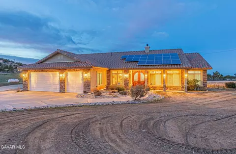 3335 Avenue T8 E, Palmdale, CA 93550