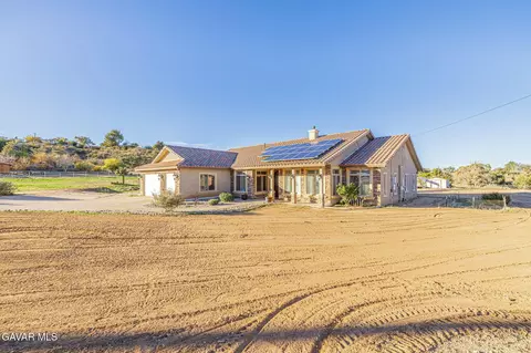 Exterior - 3335 Avenue T8 E, Palmdale, CA 93550 photo 7 of 15