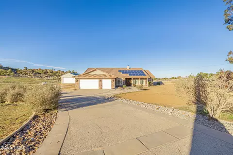 Exterior - 3335 Avenue T8 E, Palmdale, CA 93550 photo 6 of 15