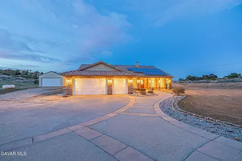Exterior - 3335 Avenue T8 E, Palmdale, CA 93550 photo 3 of 15