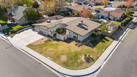 43759 27th St W, Lancaster, CA 93536