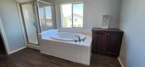 Bath - 5817 Gem Ct, Lancaster, CA 93536 photo 3 of 3