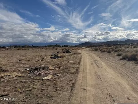 cor 166th STE DRT, Lancaster, CA 93535 photo 8