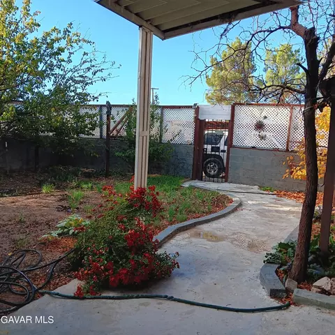 10364 15th St E, Mojave, CA 93501 photo 4