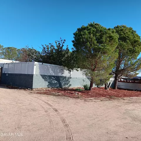 10364 15th St E, Mojave, CA 93501 photo 5