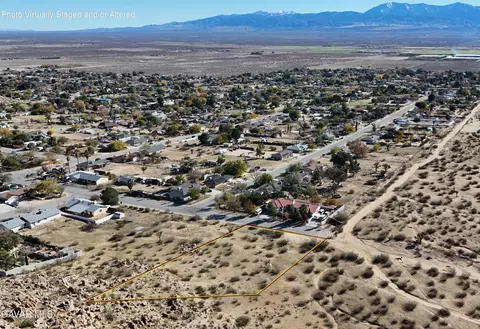 High Chaparral Ave, Palmdale, CA 93591 photo 3