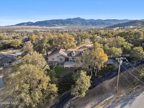 21412 Carriage Dr, Tehachapi, CA 93561 photo 6