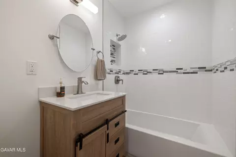 Bath - 13857 E G 2, Lancaster, CA 93535 photo 1 of 1