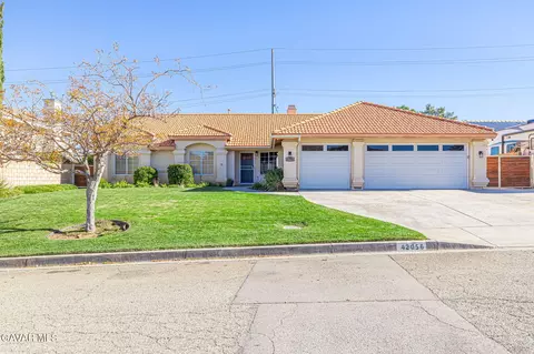42056 Jenny Ln, Lancaster, CA 93536